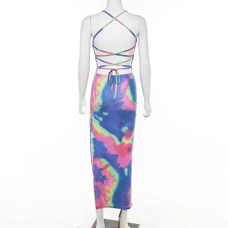 Backless Bodycon Dress with Halter Neck Design