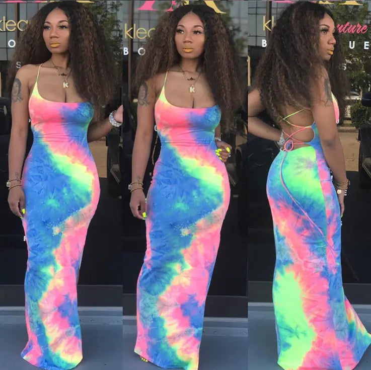 Backless Bodycon Dress with Halter Neck Design